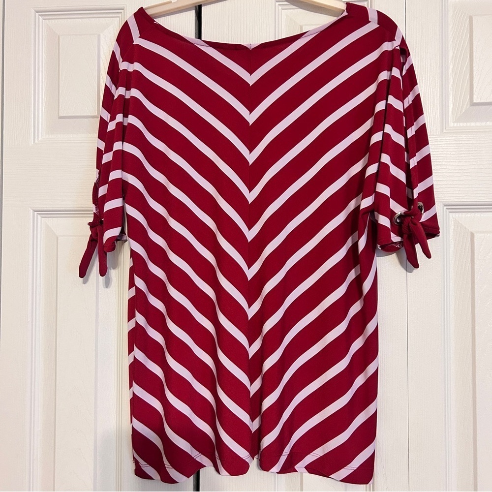 Croft & Barrow red and white short open sleeve womens medium top with ties - Picture 2 of 9